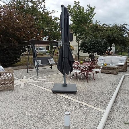 Chambre Privative Avec Salle D'Eau Chasseneuil-sur-Bonnieure Eksteriør billede