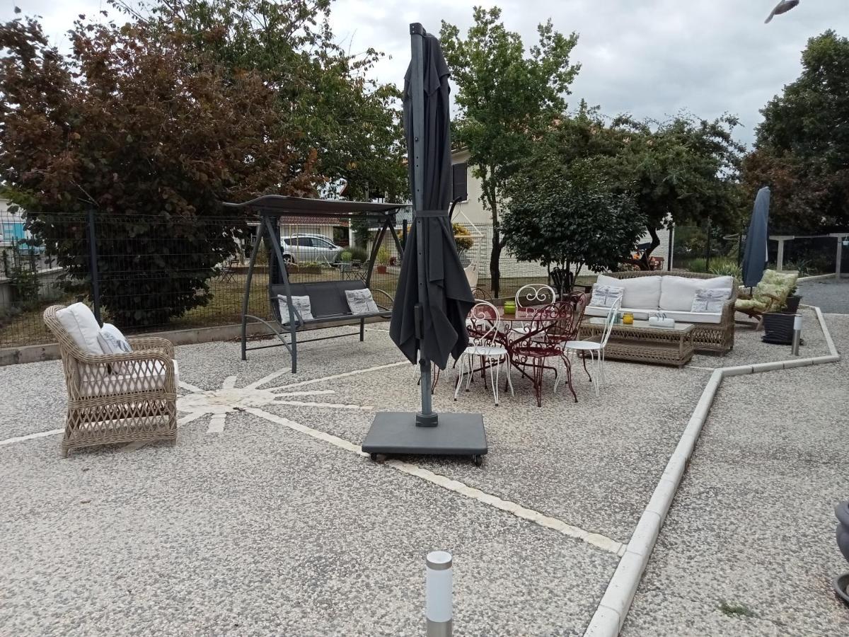 Chambre Privative Avec Salle D'Eau Chasseneuil-sur-Bonnieure Eksteriør billede